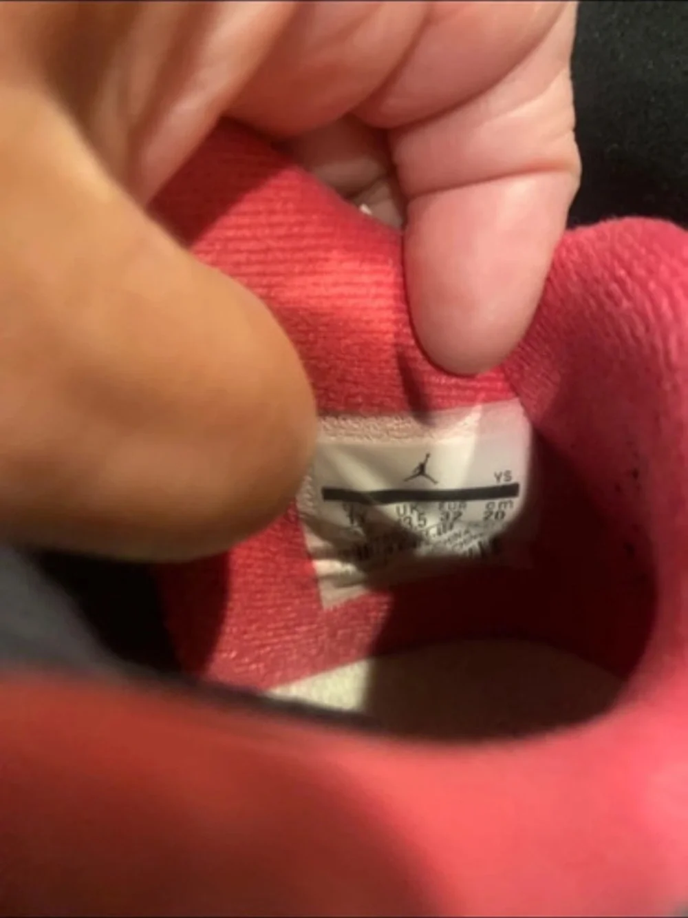 Nike Kids Low-Top Sneakers in Black & Red